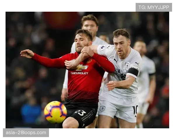 从高位逼抢到低位防反，伯恩利换帅后战术风格巨变带来的保级曙光